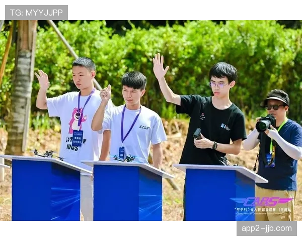 中国少年飞手在无人机足球世锦赛展现速度、技术与智慧