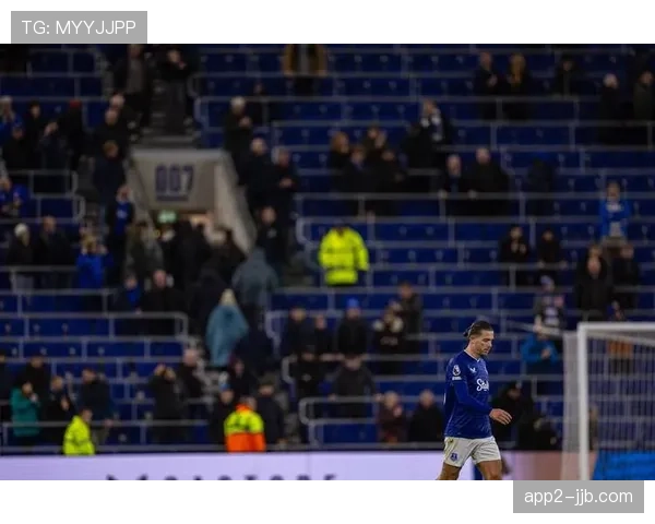 半场:热刺1-1利物浦,双方延续对攻传统,范德芬头球破门 半场:热刺1-1利物浦,双方延续对攻传统,范德芬头球破门