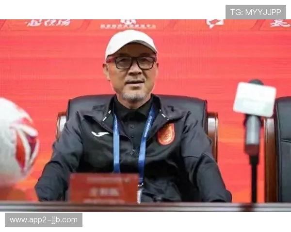 张外龙兑现承诺带领重庆铜梁龙返超，曾含泪称重庆不能没有足球