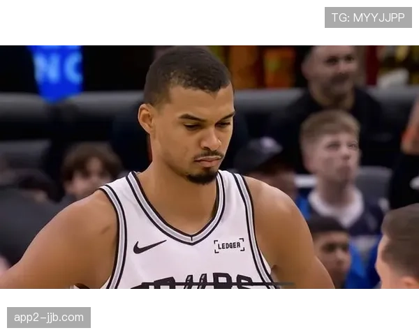 -马刺114-103客场掀翻活塞,豪取9连胜终结对手东部榜首地位- -马刺114-103客场掀翻活塞,豪取9连胜终结对手东部榜首地位-