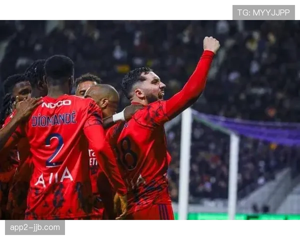 VAR回放全解析:图卢兹点球判罚引争议全过程 VAR回放全解析:图卢兹点球判罚引争议全过程