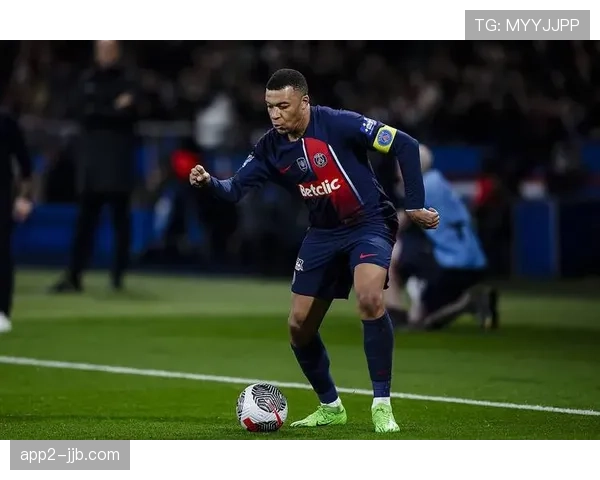 姆巴佩专访首谈未来:2026年夏天前不会离开巴黎,专注欧冠奖杯 姆巴佩专访首谈未来:2026年夏天前不会离开巴黎,专注欧冠奖杯